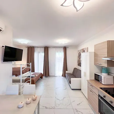 Lejlighed Modern Comfort In Centre *